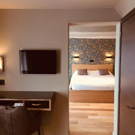 Hotel Le Fenil Celles (Namur)
