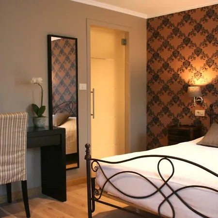 Le Fenil 3* Celles (Namur)