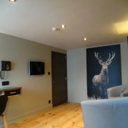 Hotel Le Fenil Celles (Namur)