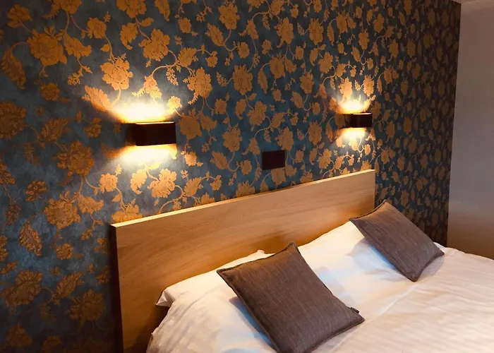 Le Fenil 3* Celles (Namur)