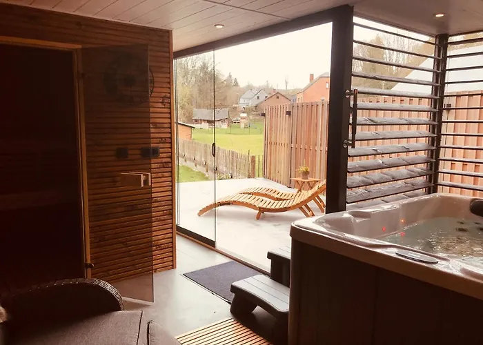 Отель Le Fenil 3*