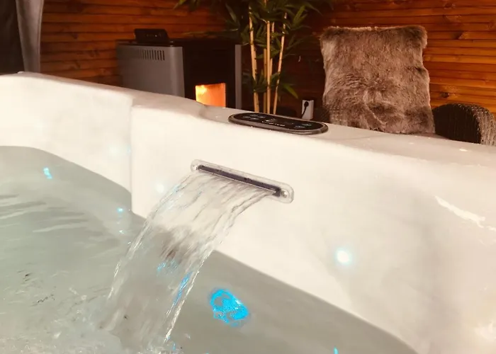 Le Fenil 3* Celles (Namur)