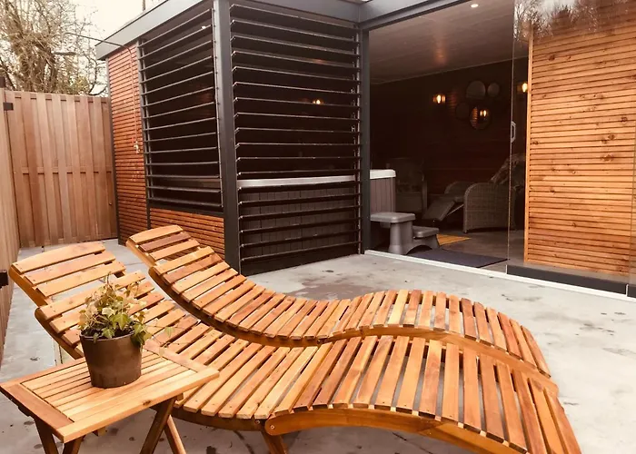 Отель Le Fenil 3*